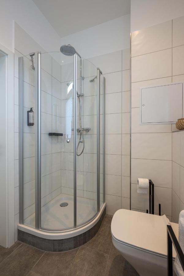 Maremar - Design - Luxus Boxspringbett - Zentral - Kueche - Arbeitsplatz - Highspeed Wlan Apartment *