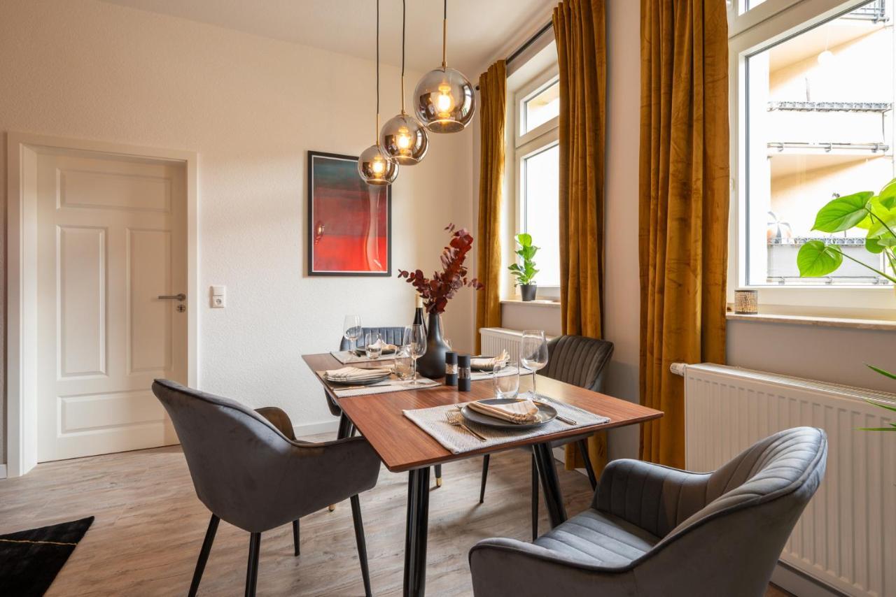 Apartment Maremar - Design - Luxus Boxspringbett - Zentral - Kueche - Arbeitsplatz - Highspeed Wlan Gera